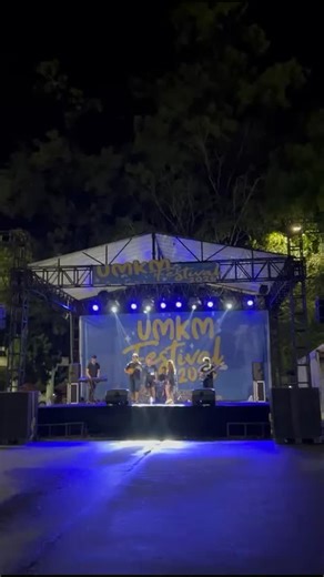 Synera Official on Instagram: "UMKM 2026 LAPANGAN MURJANI BANJARBARU @disporabudparbjbreal #singerbanjarmasin #lagubanjar #evenkalsel #lagubanjarmasin #bandbanjarmasin"