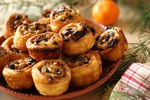 Sticky Buns with Puff Pastry Sheets
