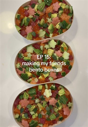 EP 15: MAKING BENTOS FOR MY FRIENDS!! and I’m finally back making them for the year ✨ comment what bentos I should make next!! bento details: -sushi rice (I use tamaki gold short grain white rice) seasoned with rice vinegar, sugar, and salt -tuna, hamachi, salmon, ikura -avocado, cucumber, shiso, daikon, sesame seeds -miso soup #bentobox #worklunch #bentoideas #japanesefood #chirashi @Notion