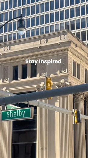 How many more days until Spring? The city keeps me inspired! ✨🫶🏾