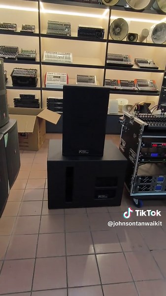 Full set sending out to Klang #proaudio #psprosound #subwoofers #djperak #audiosystem #linearray #prosound #pasystem #PS15 #digitalmixers #poweramplifier #djmalaysia #mixerconsole #linearraysystem