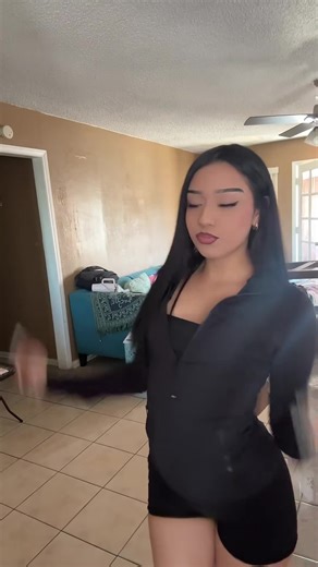 The blindfolded makeup challenge.#NotAMorningPerson #Relatable #Comedy