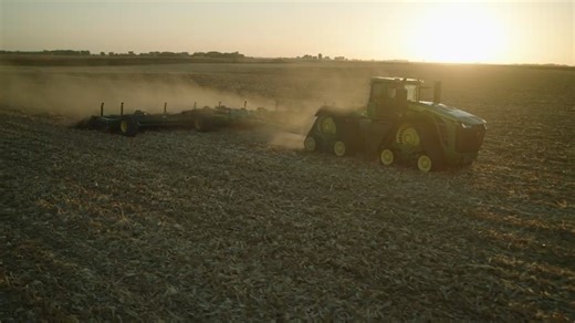 John Deere high-speed discs (HSD) are designed to help farmers cover acres efficiently, whether in spring or fall. Learn more: https://bit.ly/3CUdB8N | Machinefinder