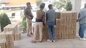 38K views · 619 reactions | गायघाट: 621 लीटर शराब बरामद, पिकअप वैन...