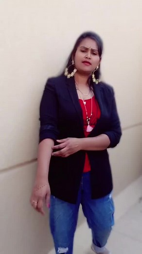 Stylish Outfit Ideas Featuring Blazers and Denim