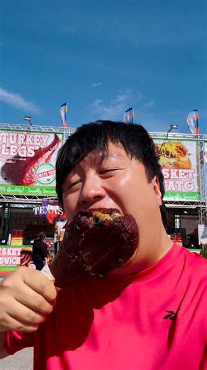 Trying Houston Rodeo Foods for a Food Review! How does it taste? Houston Rodeo 2024! #houstonrodeo #houstonrodeo2024 #houstonrodeofood #houstonrodeo2024foods #rodeo #rodeofoods #houstonrodeofoodies #houston #houstonfood #houstonfoodie #fastfood #fastfoodnation #fastfoodjunkie #fastfoodbinge #fastfoodreview #foodreview #FoodCritic #eating #eatingfortheinsta #eatingshow #Mukbang #mukbangvideo | Wayne Dang