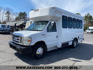2010 Ford E-350 Superduty Handicap Equipped Shuttle Bus