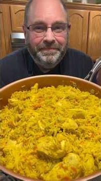 Simple Chicken & Yellow Rice #chickenandrice #yellowrice #weeknightdinner #onepotmeal #simpledinner