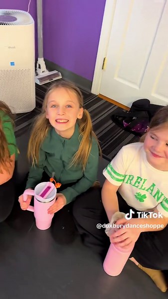 ☘️ Such a fun afternoon at our Irish Step Dance Workshop! ☘️ Our dancers had the best time learning traditional Irish step footwork, trying some fun challenges, and showing their new skills to friends and family at the end of the workshop. A huge thank you to our guest instructor Colleen Foley for sharing her talent and helping us kick off St. Patrick’s Week at DDS! 💚 #DDSFamily #DuxburyDanceShoppe #IrishStep #DanceWorkshop #StPatricksDay