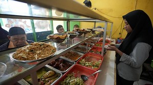 War in Ukraine at 1 year: Pain, resilience in global economy