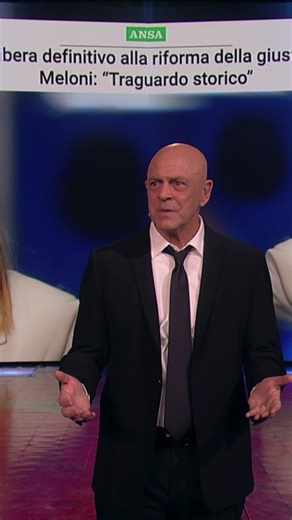 Giustizia, Crozza: "Un referendum costituzionale per la carriera di 40 persone l'anno"