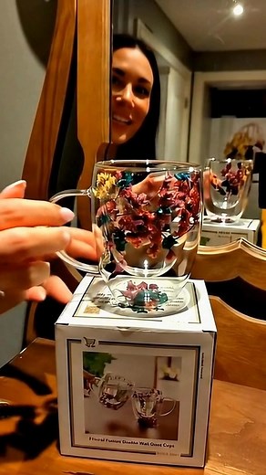 "Searching for the perfect gift? Look no further! 🎁 Surprise your loved ones with our stunning Dried Flowers Glass Cups—they're not just practical, they're works of art! Whether it's a birthday, anniversary, or just because, give the gift of elegance and delight." Why You’ll Love Our Floral Fusion Cups: ✨ Insulation Effect: Say goodbye to lukewarm drinks. Our double-layer design keeps beverages hot or cold for longer while preventing pesky condensation on the outside. Enjoy every sip at the per
