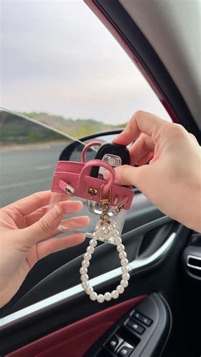 Translucent stylish mini car key bag, simple and stylish, small and portable, so that your keys are always at hand, travel more safely! #keybag #carkeybag #refinedwomanmust | Grandes almacenes seleccionados