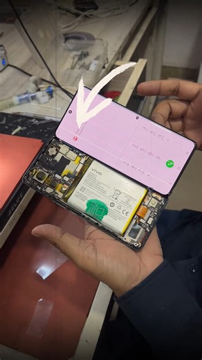 Screen Fixer (Mobile Repairing Institute) on Instagram: "📱 Raj Sir Live Fixing Display Lines | Advanced Mobile Repair Training – SCREEN FIXER Delhi इस वीडियो में आप SCREEN FIXER Institute के Senior Trainer Raj Sir को लाइव क्लास में Mobile Display Line Repair सिखाते हुए देख रहे हैं। यहाँ स्टूडेंट्स को Real Devices पर Green Line, Vertical Lines, White Lines, Flickering Lines, Half Display Issue और AMOLED Display Fault को बिना Display बदलें Fix करना सिखाया जाता है। 🔧 इस Training में सीखने को मिलत