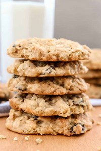 Oatmeal Raisin Cookie Recipe (VIDEO)