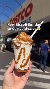Excuse me Costco we need these in Costco USA 😲 I tried the Viral lotus Biscoff Sundae and went all the way to Costco Mexico to try it!!! 👀 Biscoff syrup around the cup, Biscoff cookies , vanilla Sundae , topped with more Biscoff cookie crumbs and more Biscoff syrup. It’s delicious the sundae combined with the Biscoff cookies and syrup is just perfect combo!! #costco #costconewdeals #costconew #costcofinds #costcodeals #costcomusthaves #costconewproducts #costcohaul #biscoff #sundae | Costconew