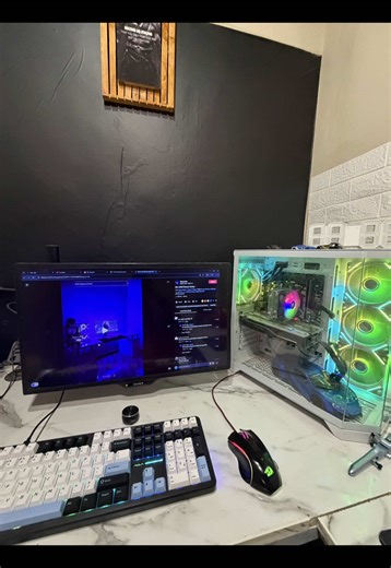 Using a Keyboard While Charging Your PC: Tips for Gamers