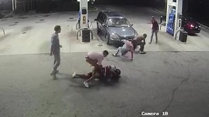 Video shows spring breakers fight off gunman, foil robbery at Florida gas station