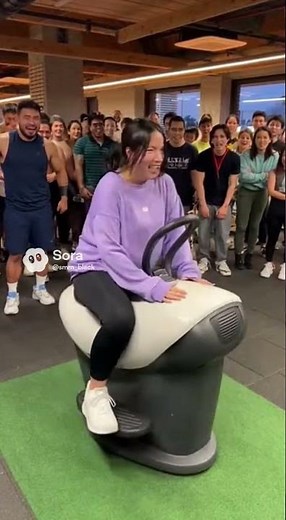 Gym Rodeo Machine Freaks Out! Crowd Loses it.