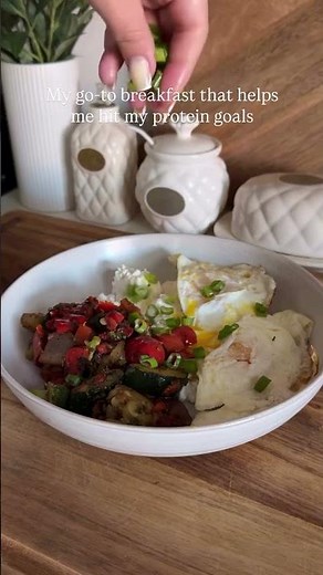 Savory Cottage Cheese Breakfast Bowl (High Protein & Easy!)
