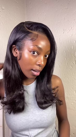 A cute and easy way to style up your wig. 90s inspired side part. 14 inch bob #SAMA28 #wiginstall #wiglife #wiginfluencersouthafrica #cranberryhair #hdlace #bussdownmiddlepart #wigtok #noluthandonkosiwigs #wiginfluencer #hairinfluencer #90ssideswoop #stylingabob #bobhaorstyle