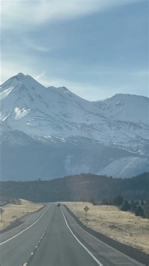 Driving towards Mount Shasta... 🏔️🚗