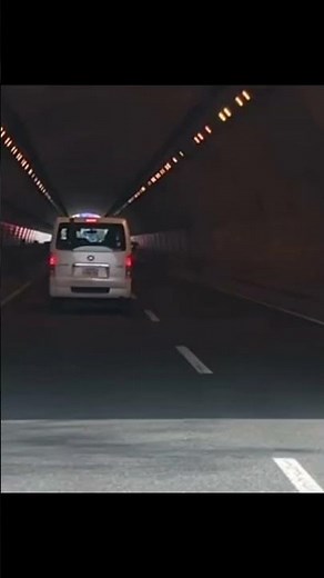 ドラレコ映像😛ハイエースがした初歩的な違反行為は？#ドラレコ映像 #ドラレコ #交通違反 #違反車両 #合図不履行違反#ハイエース