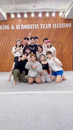 3.9M views · 10K reactions | Handcuff Challenge ✨ | 노성율 | Facebook