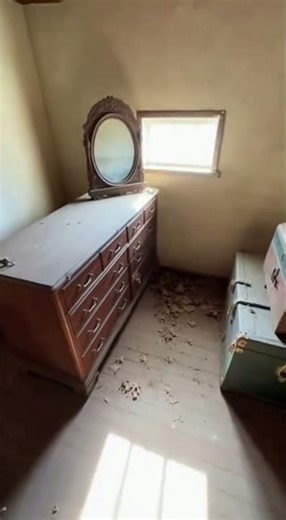 America’s Forgotten Victorian Mansion #VictorianMansion #OldHouse #HistoricHomes