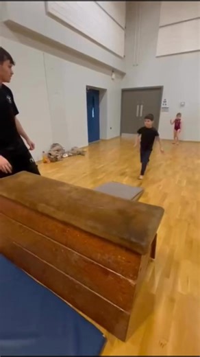 Over the past couple of weeks, across our Tuesday and Friday sessions, our Barton-upon-Humber gymnasts have been doing some brilliant work on floor & vault 💚🤸‍♀️ Cartwheels, springboard drills, squat ins, and learning brand-new skills for the very first time. Confidence growing every session 💚✨ 🚀 Want to join us? Comment 🚀 below and we’ll send you the details to join our waiting list. #BartonUponHumber #BartonGymnastics #KidsGymnastics #twistandflip #GymnasticsUK | Twist & Flip Gymnastics A