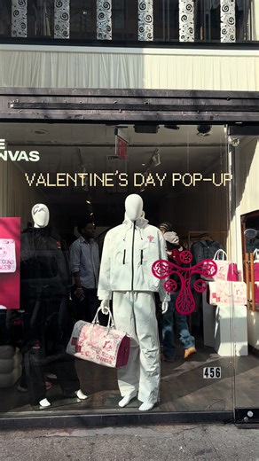 HAPPY VALENTINE’S DAY 💘🌷💗💌🌸 if you love cool streetwear, amazing cashmere and the best emerging brands from around the world, visit The Canvas SoHo at 456 West Broadway today #valentinesday #love #nyfw #thecanvasnyc #soho