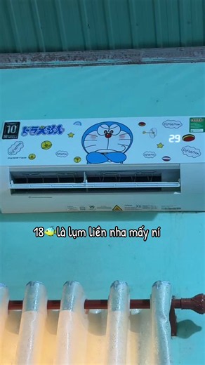 Fan Doraemon giơ tay — sticker dán xe, dán máy lạnh
