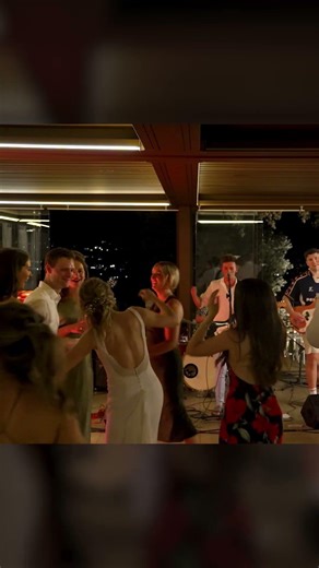 Pop Punk Wedding Band is always into Paramore #nostalgia #poppunkband #weddingband #90s #poppunk #00