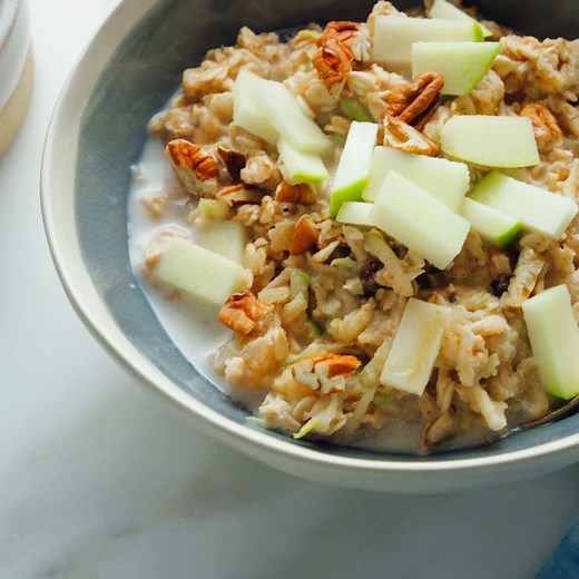 This bircher muesli recipe is so delicious!🍏👏 It’s a healthy way to start the day. It’s basically overnight oats with fresh apple and applesauce, oats, raisins, nuts and nut butter. It's a healthy make-ahead breakfast that tastes like a holiday treat. Bonus? It’s very easily made vegan and/or gluten free.✨️ Homemade Bircher Muesli recipe on the blog! https://cookieandkate.com/homemade-bircher-muesli-recipe/ | Cookie and Kate
