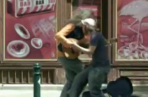 Stage diving az utcán