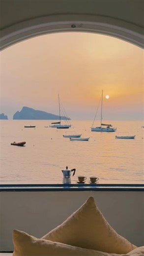 1.1K reactions · 24 shares | Made for the girls who catch sunsets not feelings 懶 | L'Aqua | Facebook