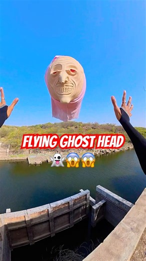 Flying Head 😱😱 #head #ghost #horror #viral #parkour #pop