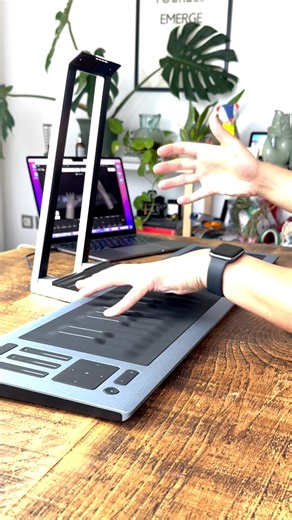Hands on with ROLI Airwave 👋 #ROLI #ROLIAirwave #FreeTheMusic | ROLI