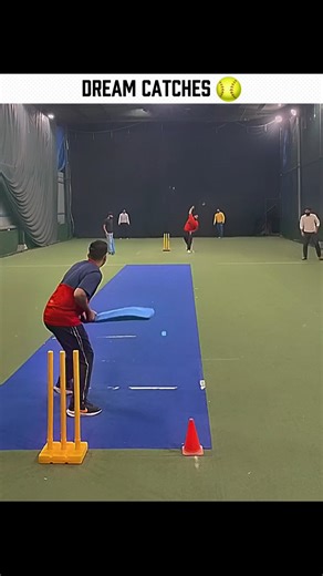 Dream catches by gully cricket players 😲🥶