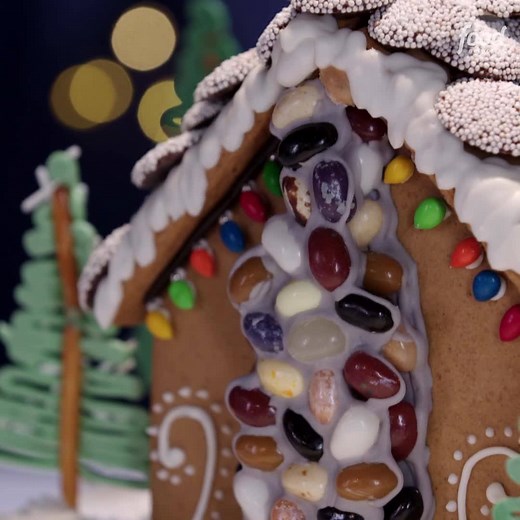Raise the Roof of your gingerbread house with these crafty hacks! Holiday #GingerbreadShowdown all-new Sunday at 9/8c. | Food Network