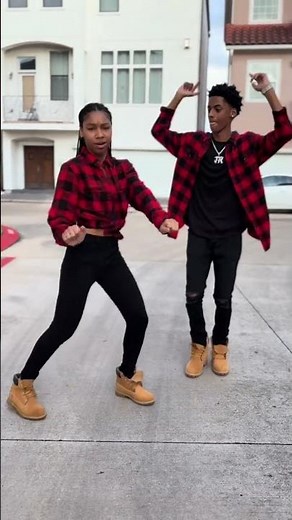 These siblings COOKED the Walk It Out Challenge #dance #challenge
