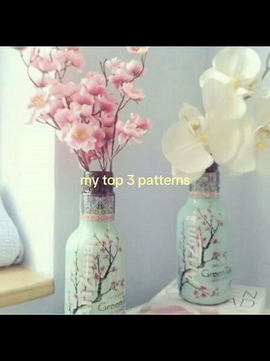 #polkadot #yellowfont #pattern #repost #girlblogging | vector flourish