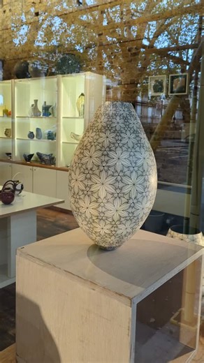 Contemporary Ceramics on Instagram: "Last day to see Ant & Di Edmonds | The Liner, the Rigger and the Sword This remarkable exhibition showcases work developed over six years — each vessel coiled by Ant, then pinched, scraped, and shaped before Di applies her intricate hand-drawn decoration. Their monochromatic designs draw inspiration from Pueblo pottery of New Mexico and the bold geometry of 1960s Op Art. Together, Ant and Di create pieces that radiate patience, precision, and shared artistry.