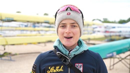 “I‘m a coxswain“ — the perfect preparation for today’s day of racing, including the heats in the Women’s and Men’s Eight! 💪 Learn more about the role of the coxswain and what it means to sit in that special seat. Feel free to use this opportunity to give a shoutout to your fellow coxswain! 🫶 #Paris2024 #Rowing | World Rowing