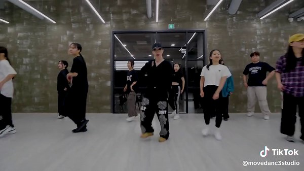 Destiny Rogers - Tomboy dance choreography Whatdowwari #dace #Trend #Foryou Part1