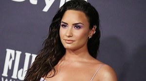 Demi Lovato embraces her freckles in gorgeous no-makeup selfie