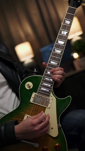 Playing the Solo from Alone 🎸 Released in 1987 by Heart, this power ballad features a soaring and emotional guitar solo by Nancy Wilson. Big ’80s tone, expressive bends, and that arena-rock feeling that lifts the whole song to another level. Pure melodic power. Follow for more iconic solos and classic rock tones. 🎶🔥 #solo #guitar #alone #heart #fyp