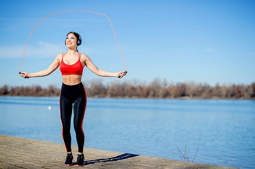 3 beginner skipping workouts to work your whole body *fast*