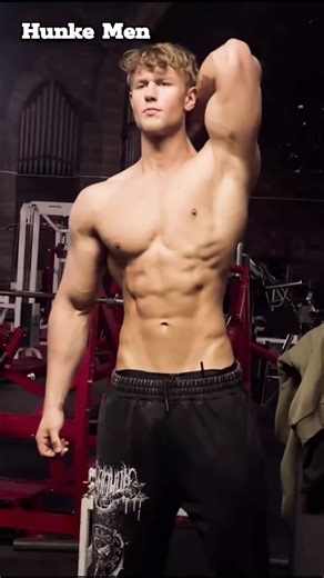 Intense#aesthetic#muscle#motivation#posing#abs#chest#biceps#model#body#hunk#gym#workout#back#bulge