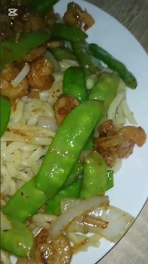 Spicy Shrimp with Snow peas over noodles Kuta beach Bali Indonesia 🇮🇩 #shorts #shrimp #indonesia